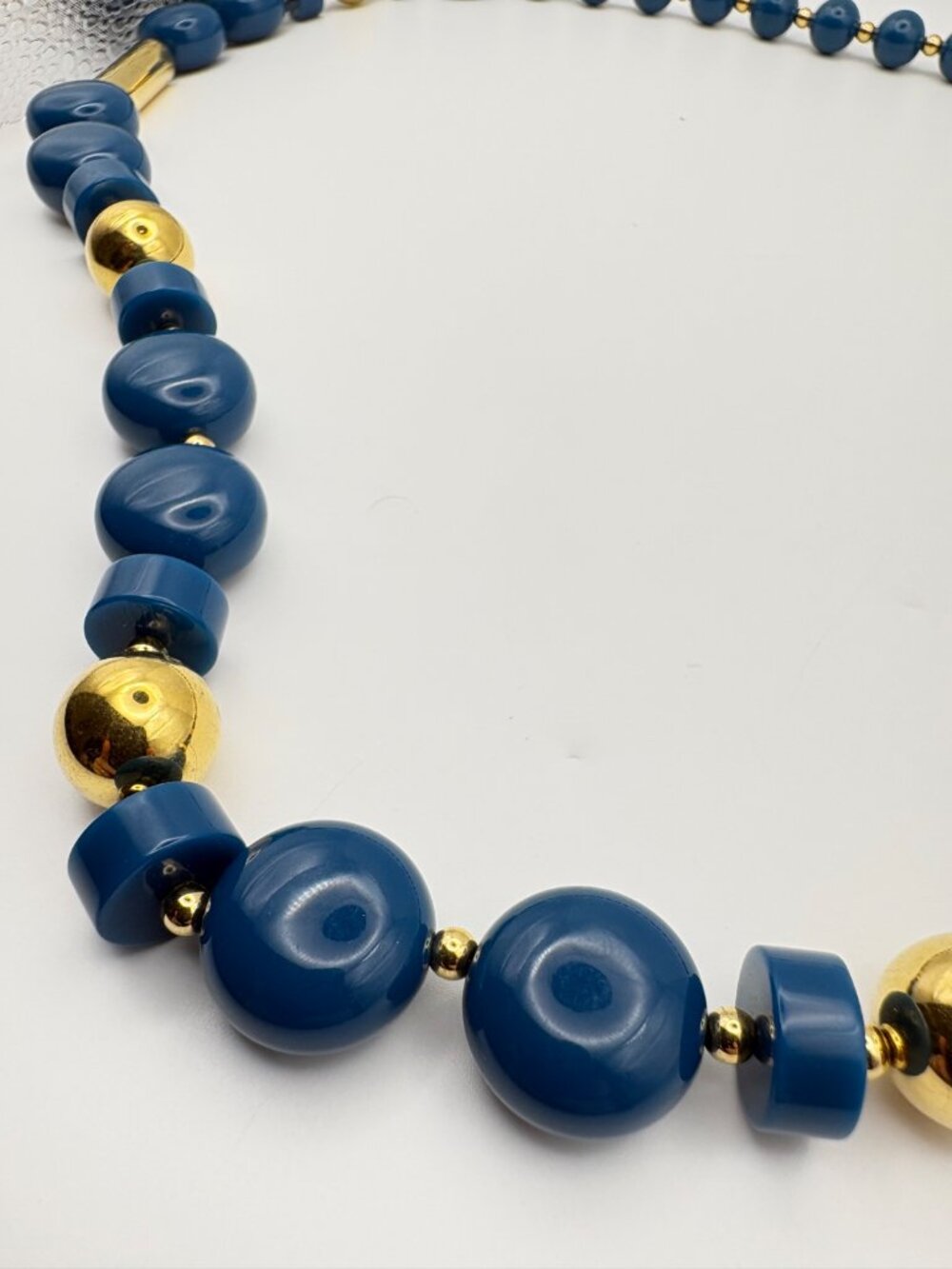 Vintage Trifari Blue Acrylic Bead Gold Tone Cylinder Statement Necklace 28 in - Picture 4 of 6